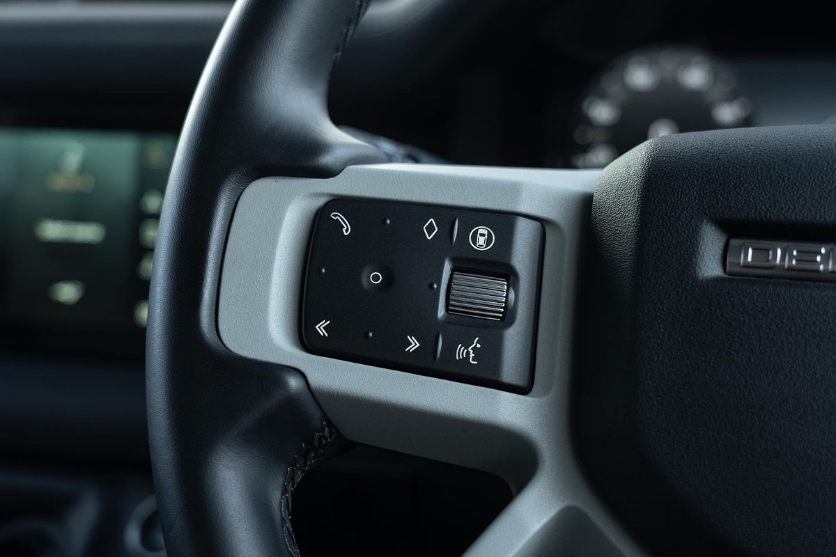 2023 Land Rover Defender 90 P300 S L663