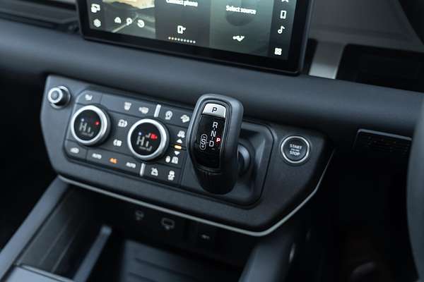 2023 Land Rover Defender 90 P300 S L663