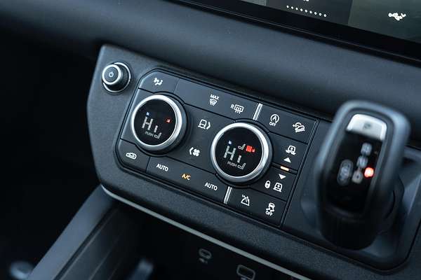2023 Land Rover Defender 90 P300 S L663
