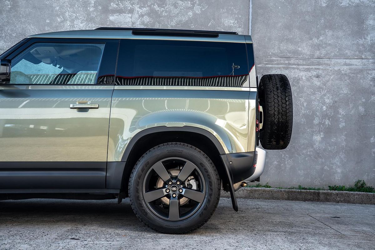 2023 Land Rover Defender 90 P300 S L663