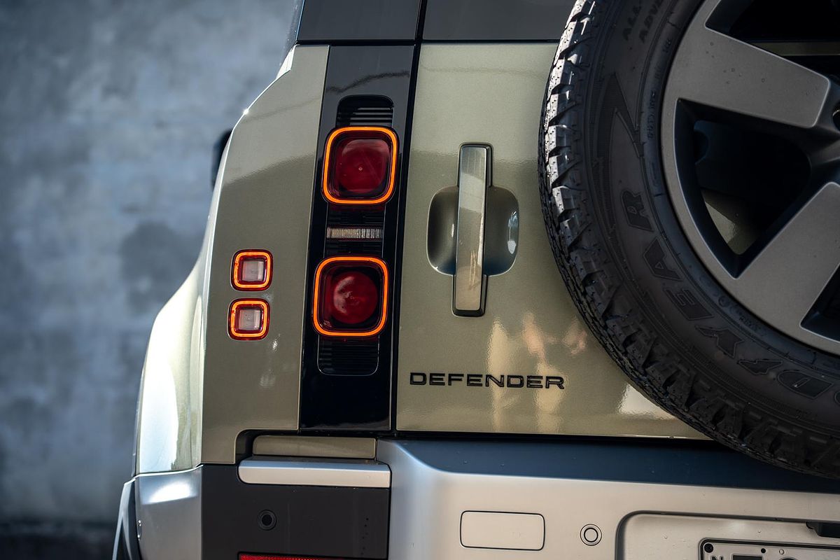 2023 Land Rover Defender 90 P300 S L663
