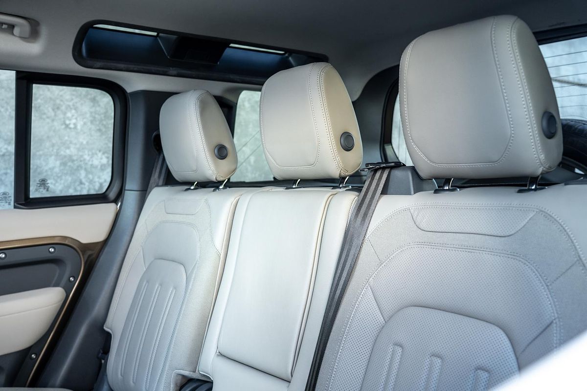 2020 Land Rover Defender 110 D240 First Edition L663