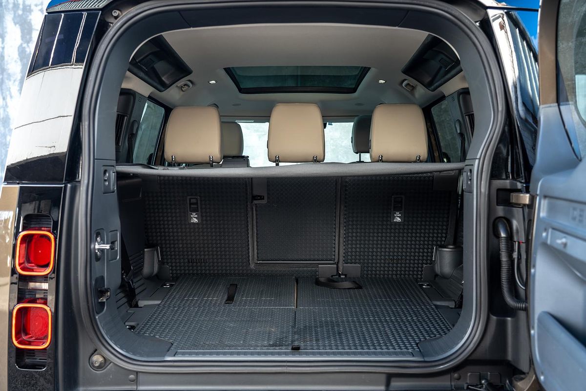 2020 Land Rover Defender 110 D240 First Edition L663