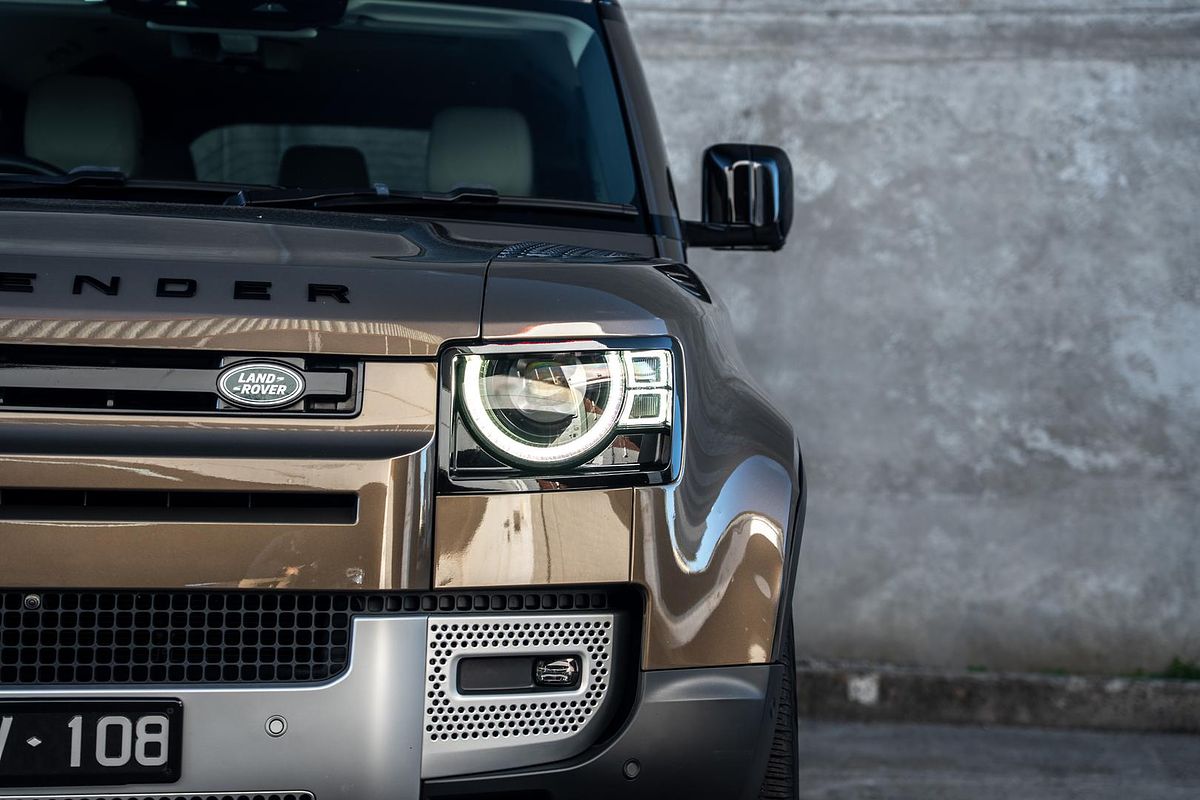2020 Land Rover Defender 110 D240 First Edition L663