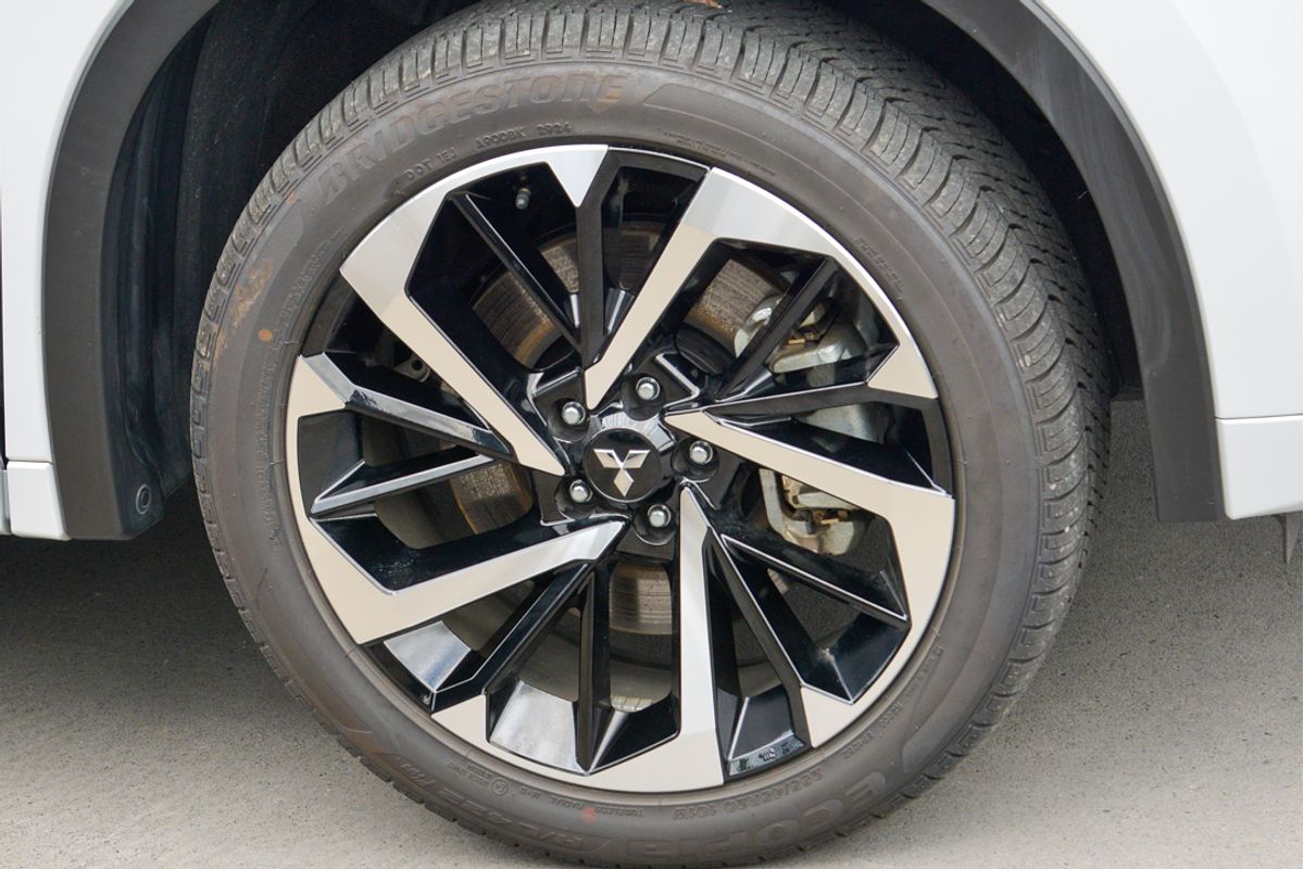 2024 Mitsubishi Outlander PHEV Exceed Tourer ZM