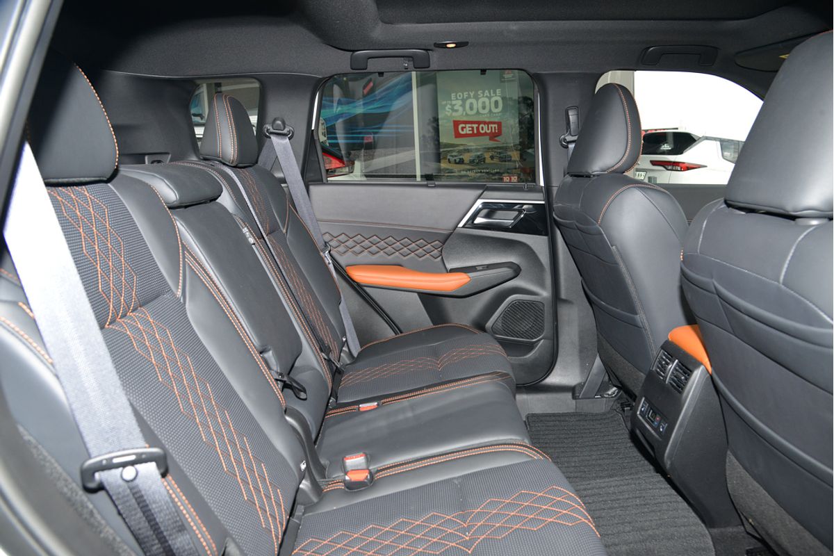 2024 Mitsubishi Outlander PHEV Exceed Tourer ZM