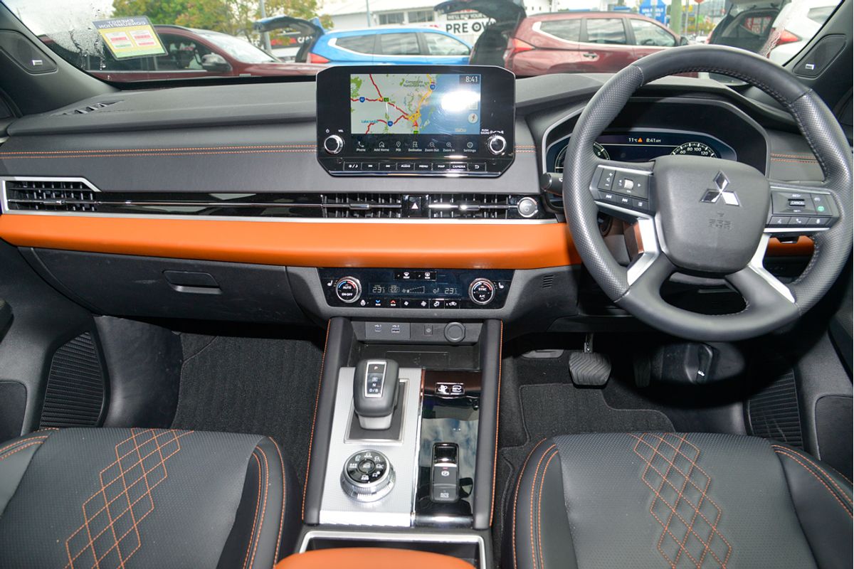 2024 Mitsubishi Outlander PHEV Exceed Tourer ZM