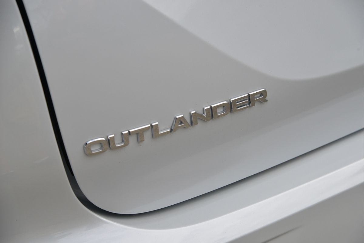 2024 Mitsubishi Outlander PHEV Exceed Tourer ZM