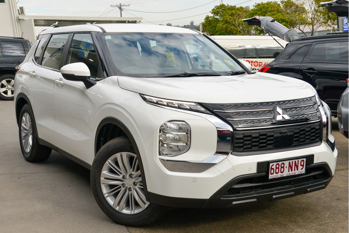 2024 Mitsubishi Outlander ES ZM