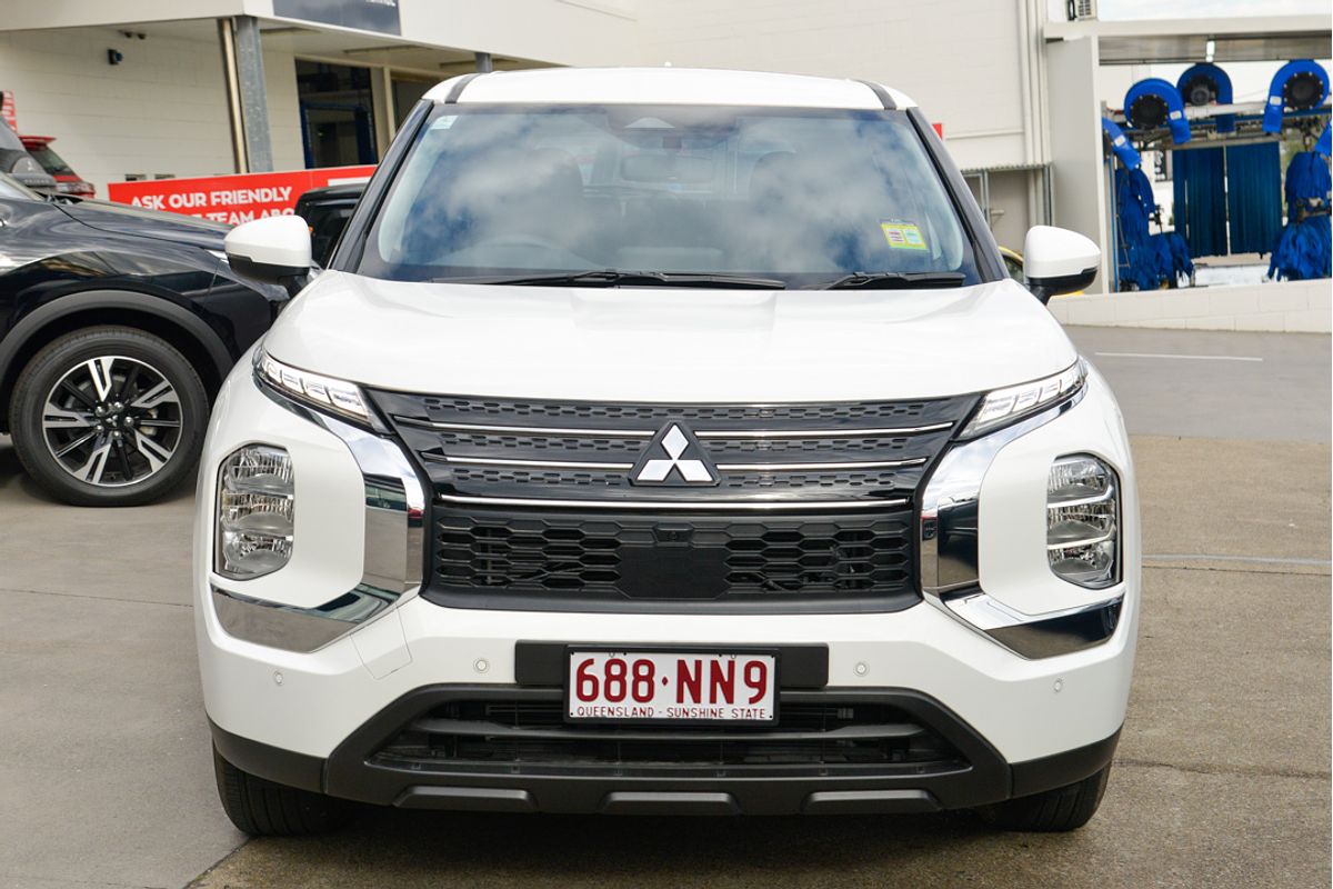 2024 Mitsubishi Outlander ES ZM