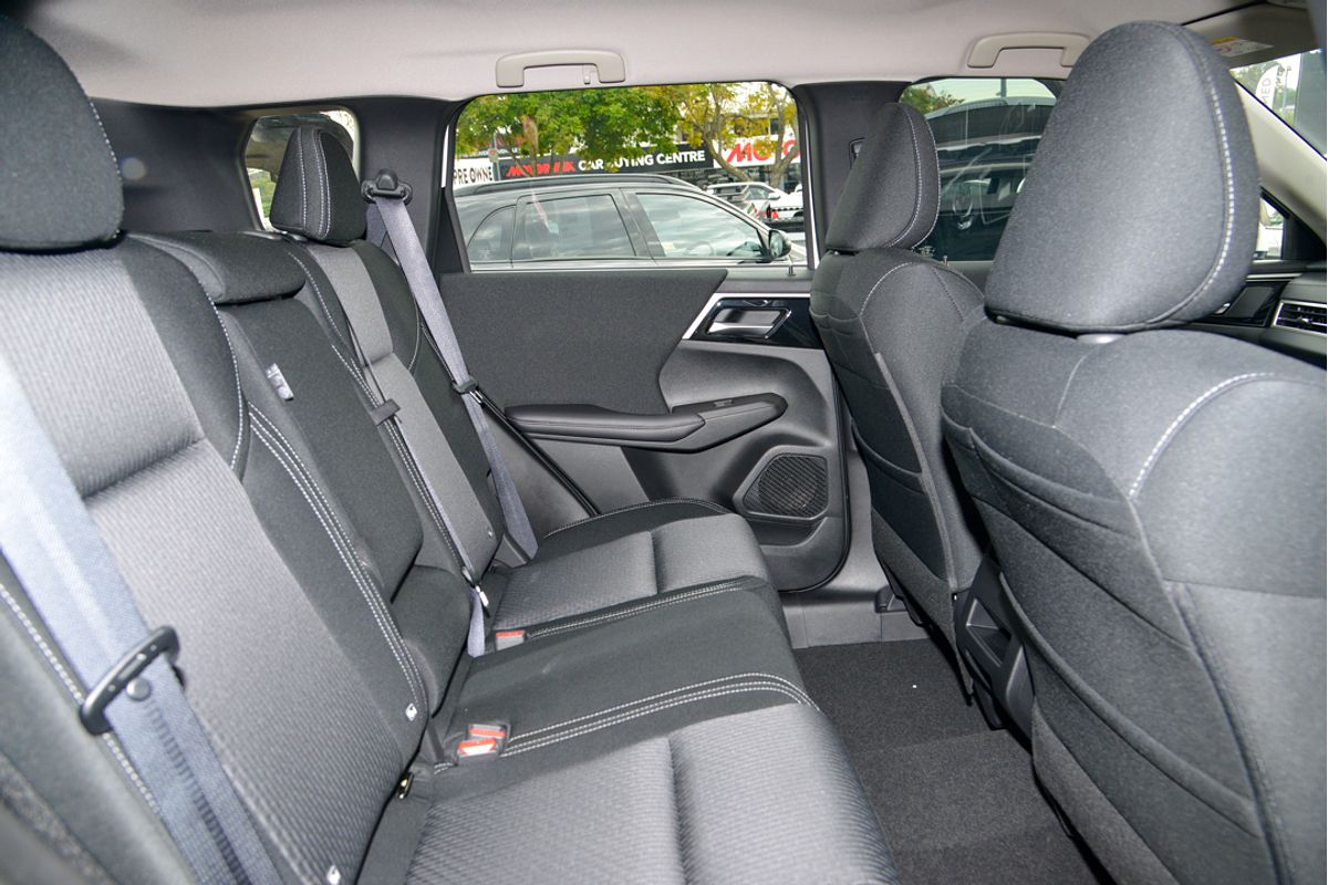 2024 Mitsubishi Outlander ES ZM