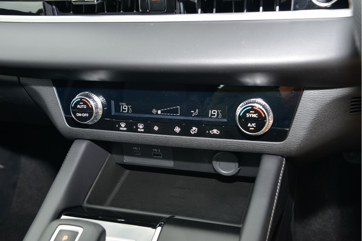 2024 Mitsubishi Outlander ES ZM
