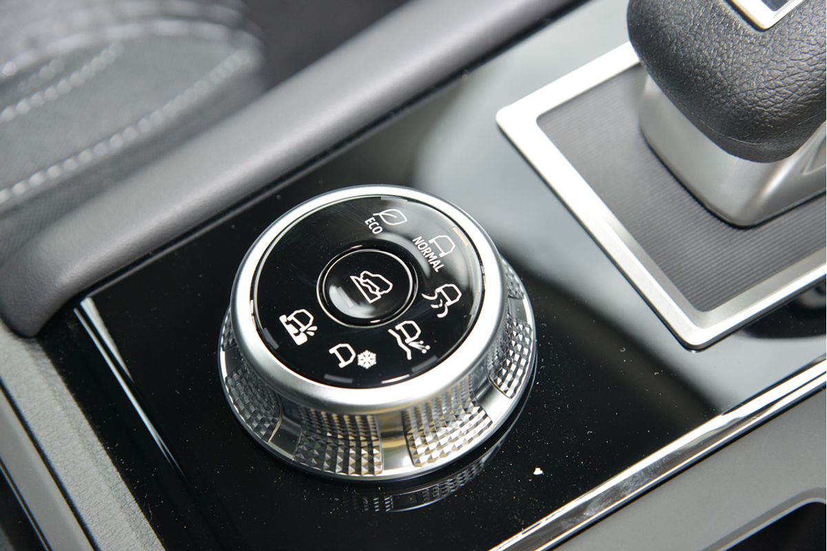 2024 Mitsubishi Outlander ES ZM