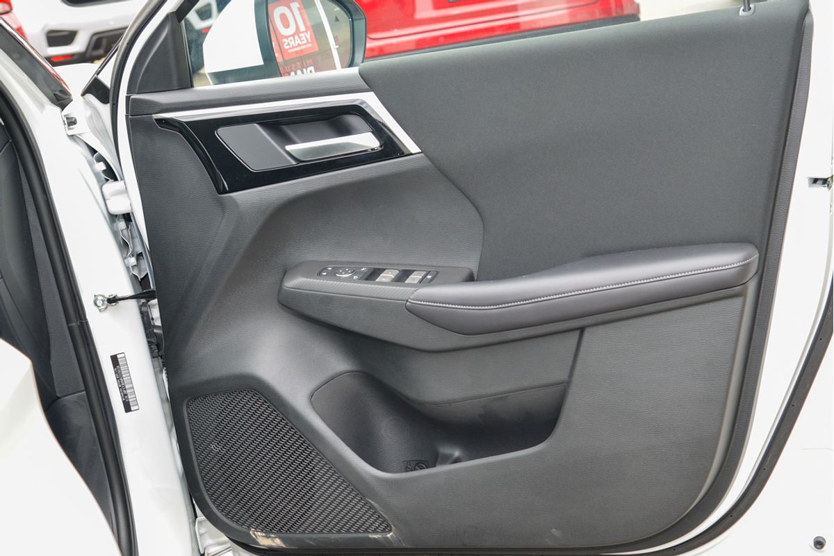 2024 Mitsubishi Outlander ES ZM