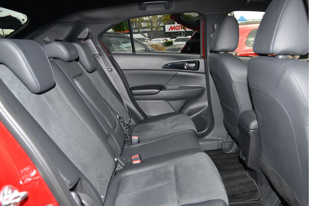 2024 Mitsubishi Eclipse Cross LS Black Edition YB