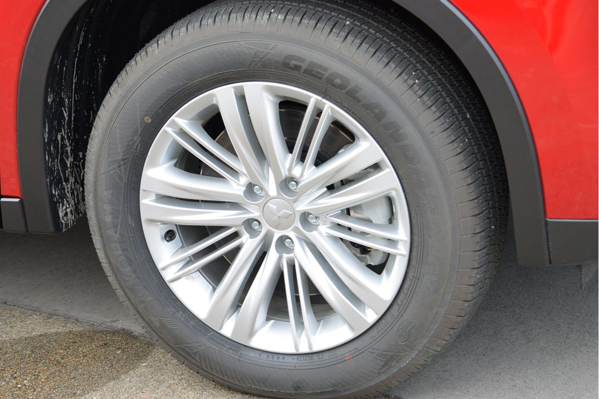 2024 Mitsubishi Outlander ES ZM