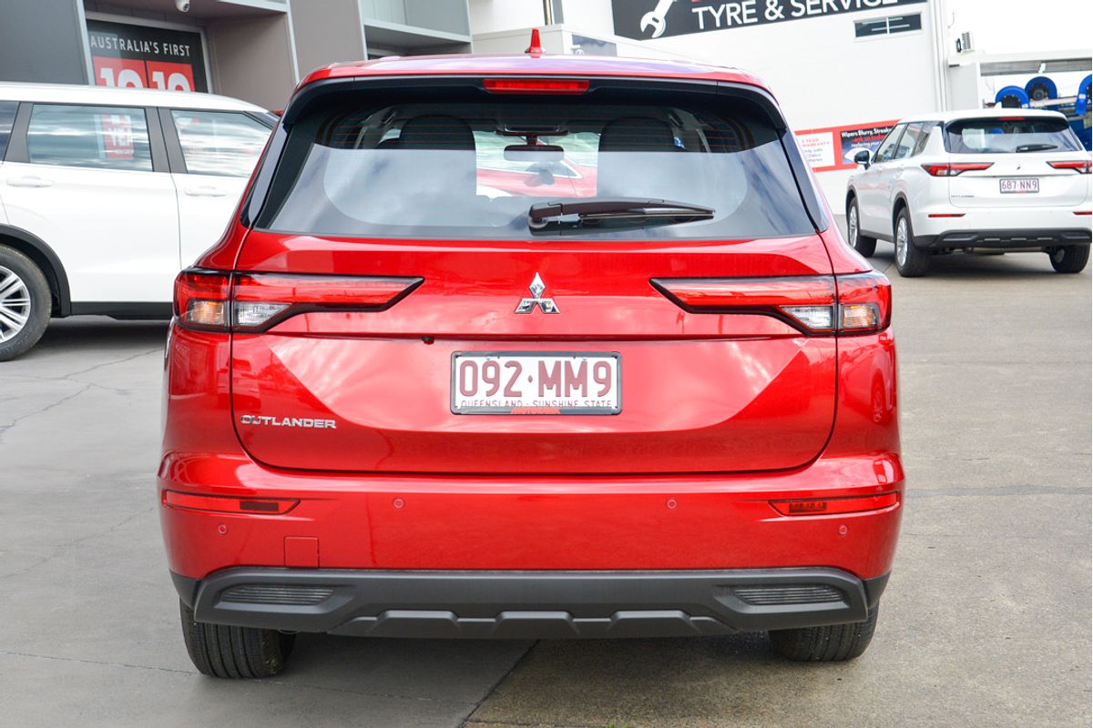 2024 Mitsubishi Outlander ES ZM