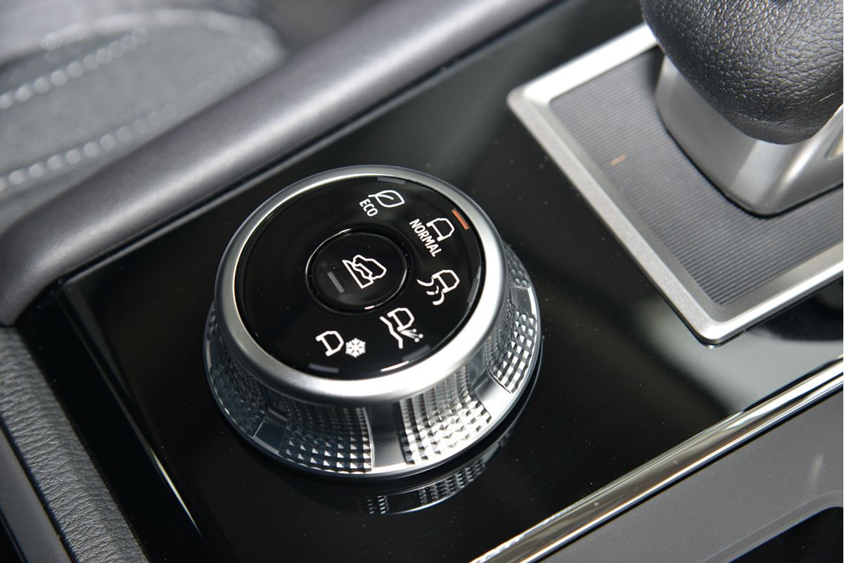 2024 Mitsubishi Outlander ES ZM