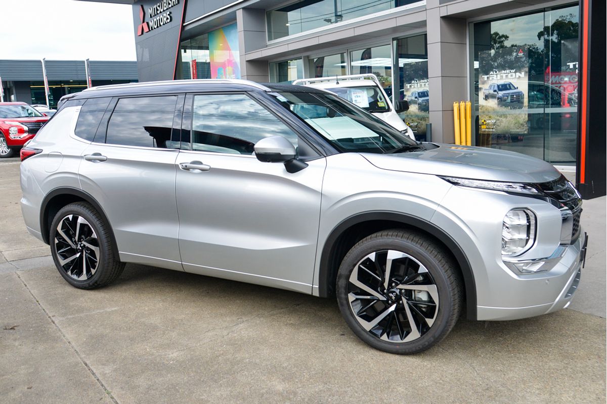 2024 Mitsubishi Outlander Exceed Tourer ZM