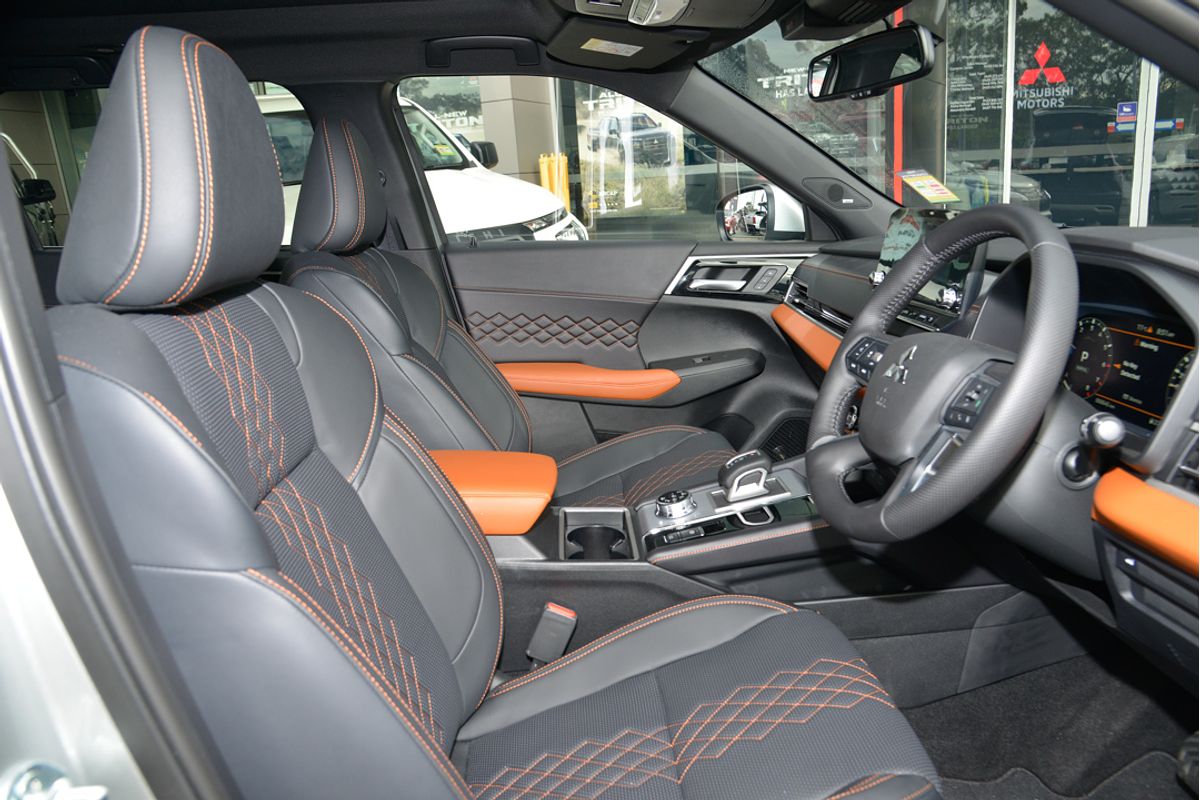 2024 Mitsubishi Outlander Exceed Tourer ZM