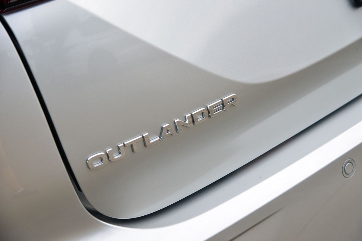 2024 Mitsubishi Outlander Exceed Tourer ZM