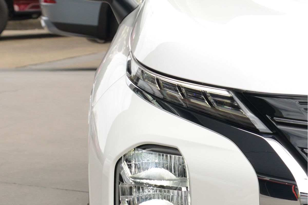 2024 Mitsubishi Outlander ES ZM