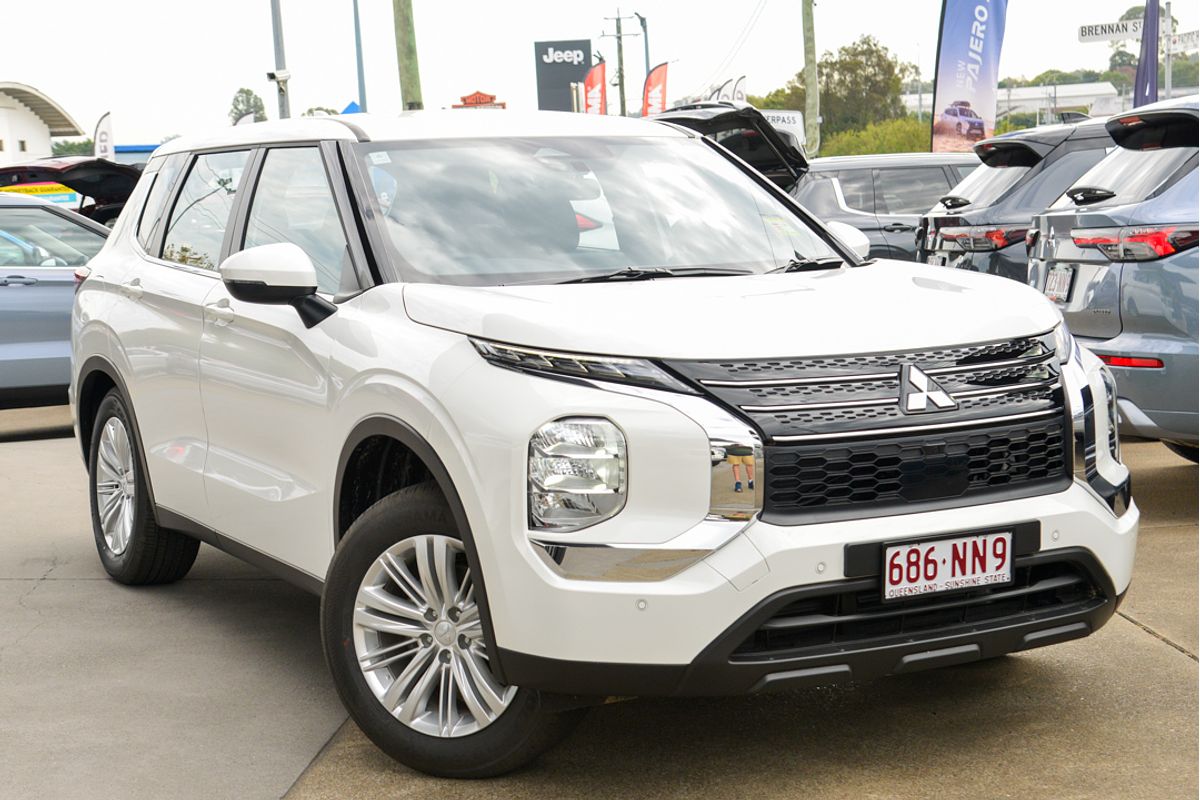 2024 Mitsubishi Outlander ES ZM