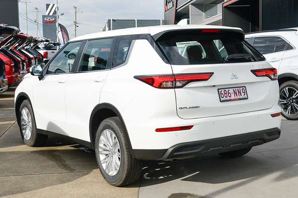2024 Mitsubishi Outlander ES ZM