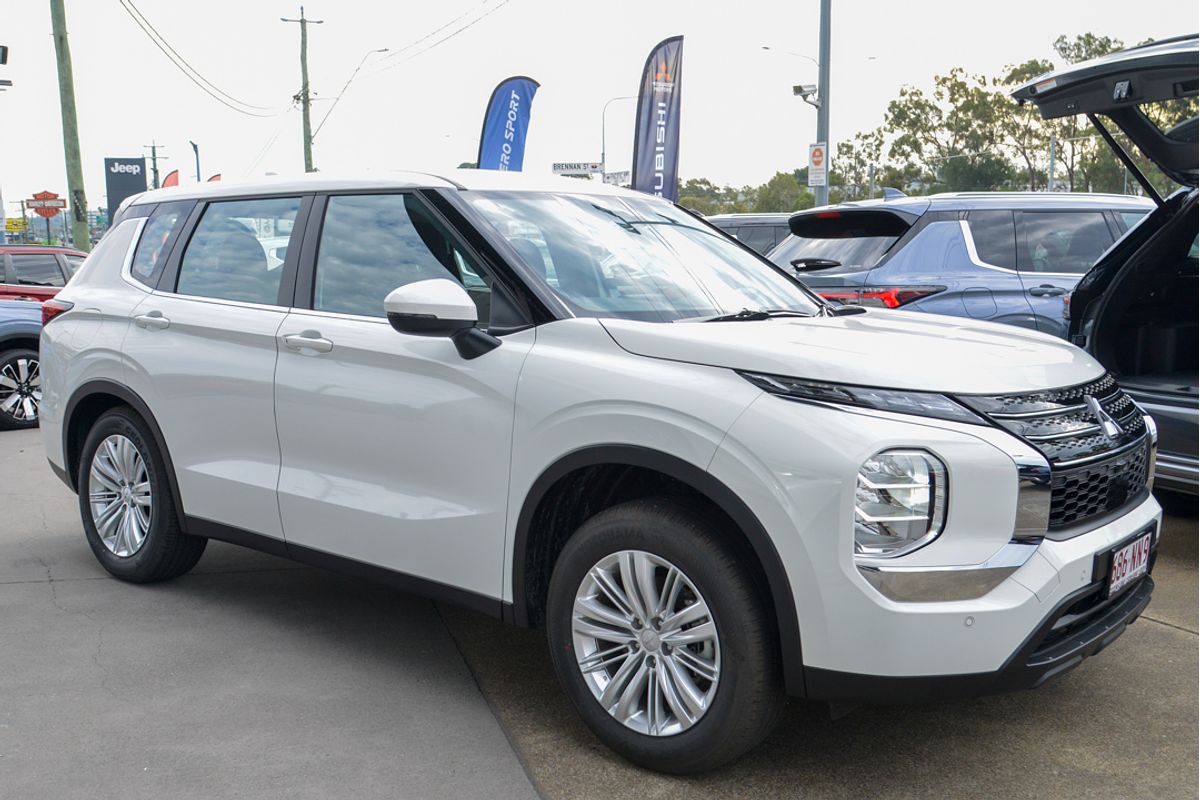 2024 Mitsubishi Outlander ES ZM