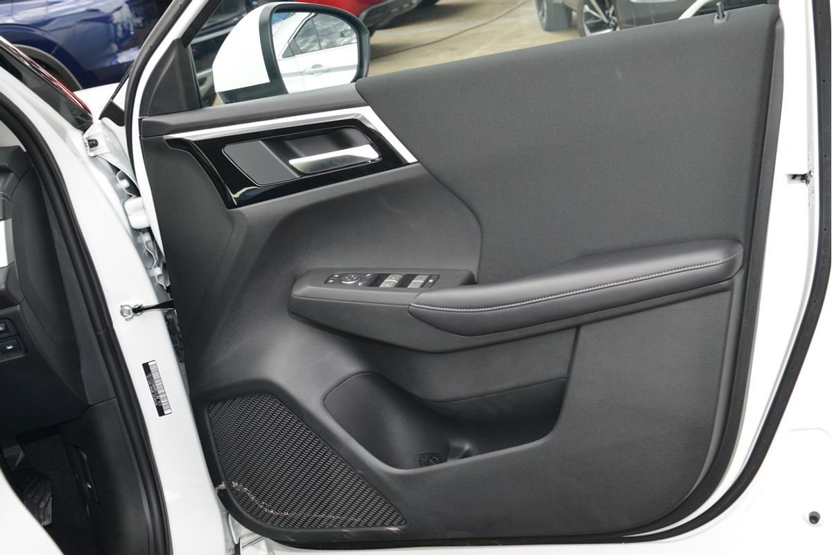 2024 Mitsubishi Outlander ES ZM