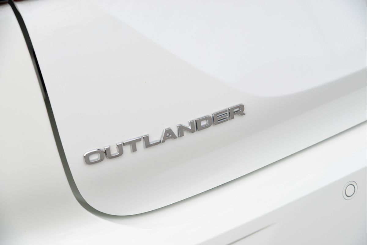2024 Mitsubishi Outlander ES ZM