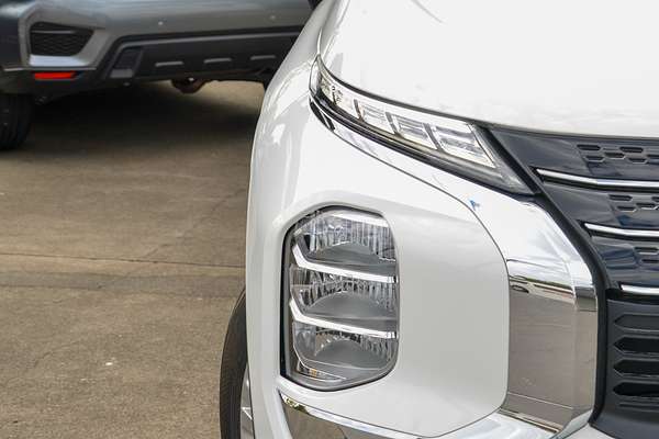 2024 Mitsubishi Outlander ES ZM