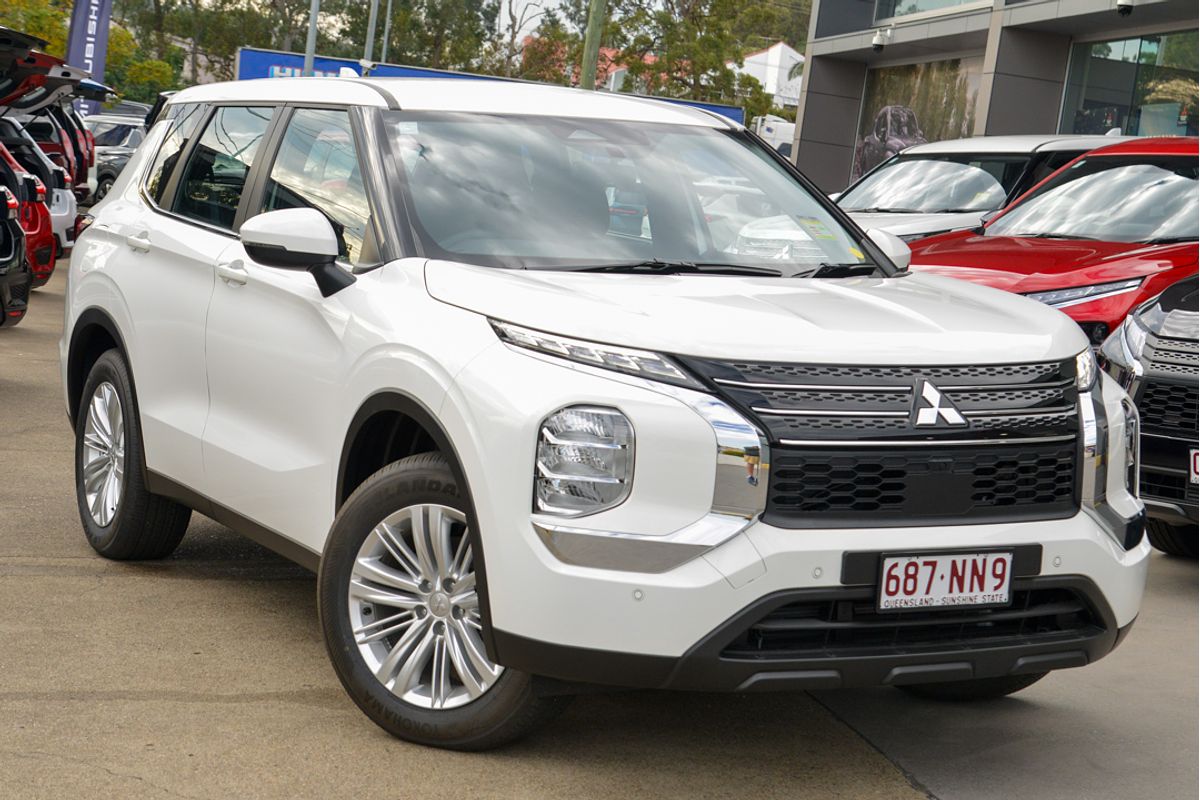 2024 Mitsubishi Outlander ES ZM