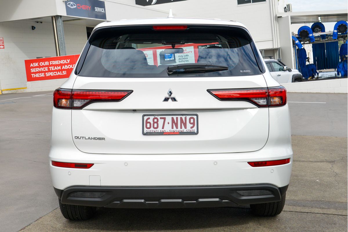2024 Mitsubishi Outlander ES ZM