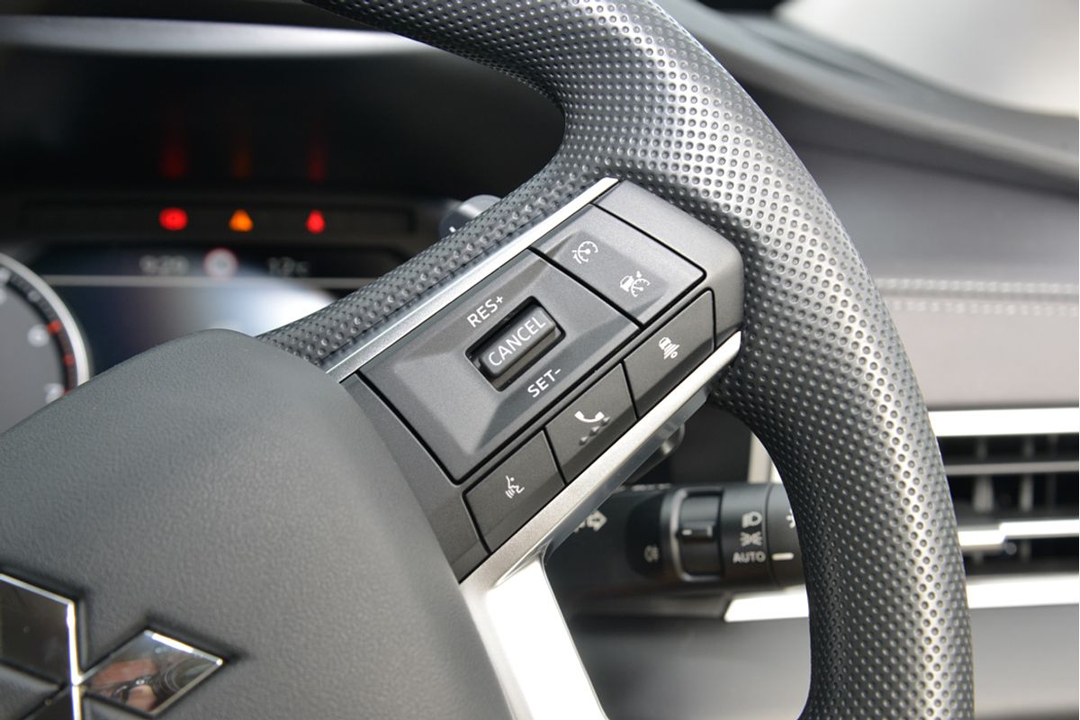 2024 Mitsubishi Outlander ES ZM