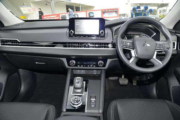 2024 Mitsubishi Outlander ES ZM