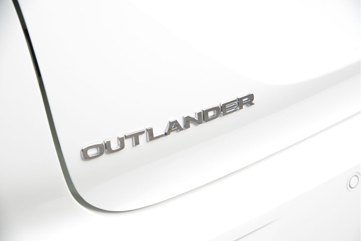 2024 Mitsubishi Outlander ES ZM