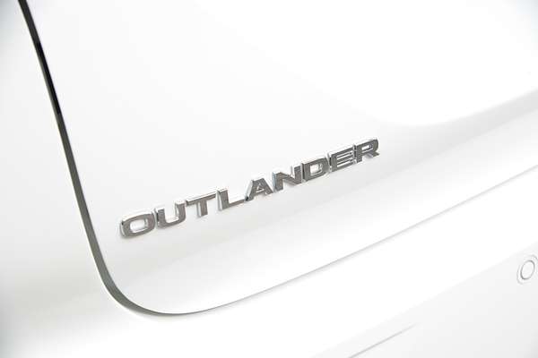 2024 Mitsubishi Outlander ES ZM