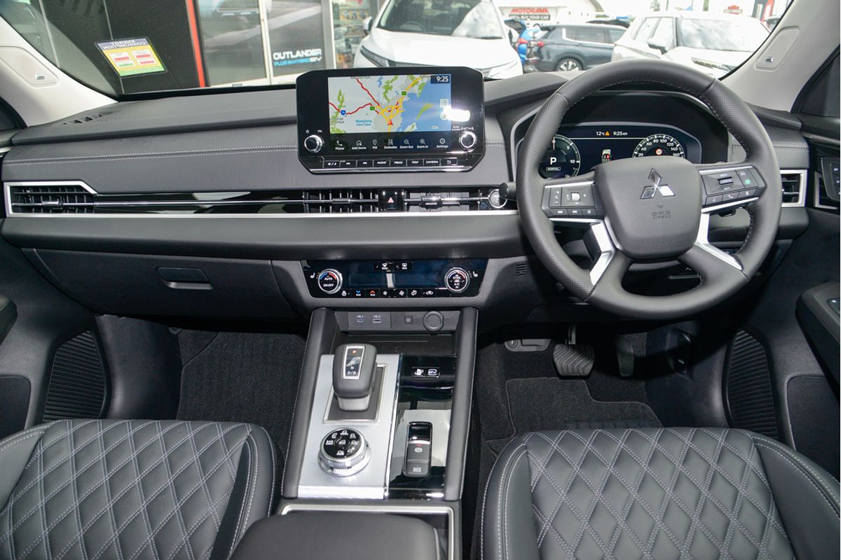 2024 Mitsubishi Outlander PHEV Exceed ZM