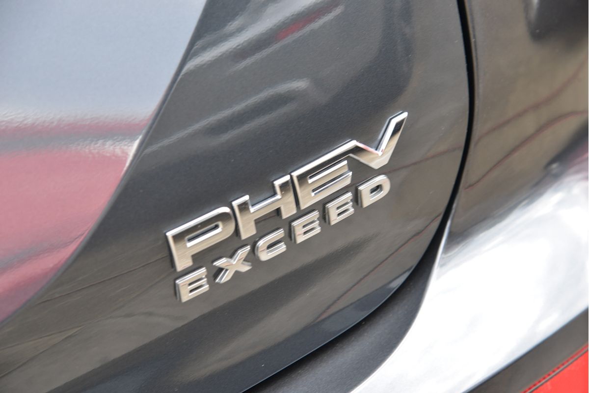 2024 Mitsubishi Outlander PHEV Exceed ZM