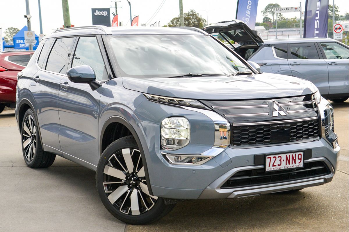 2025 Mitsubishi Outlander Exceed ZM