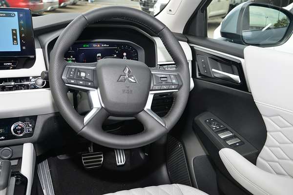 2025 Mitsubishi Outlander Exceed ZM