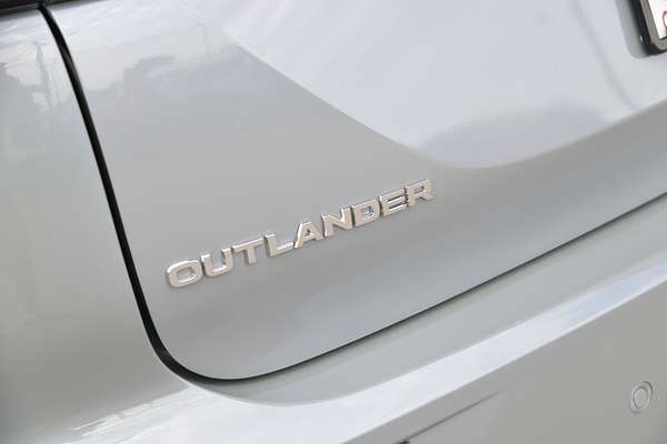 2025 Mitsubishi Outlander Exceed ZM