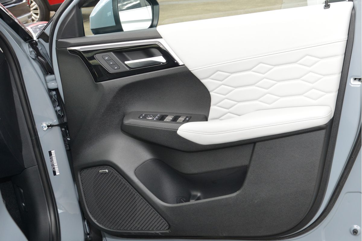 2025 Mitsubishi Outlander Exceed ZM