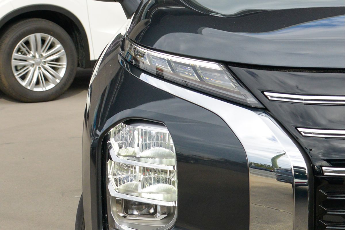 2025 Mitsubishi Outlander Exceed Tourer ZM