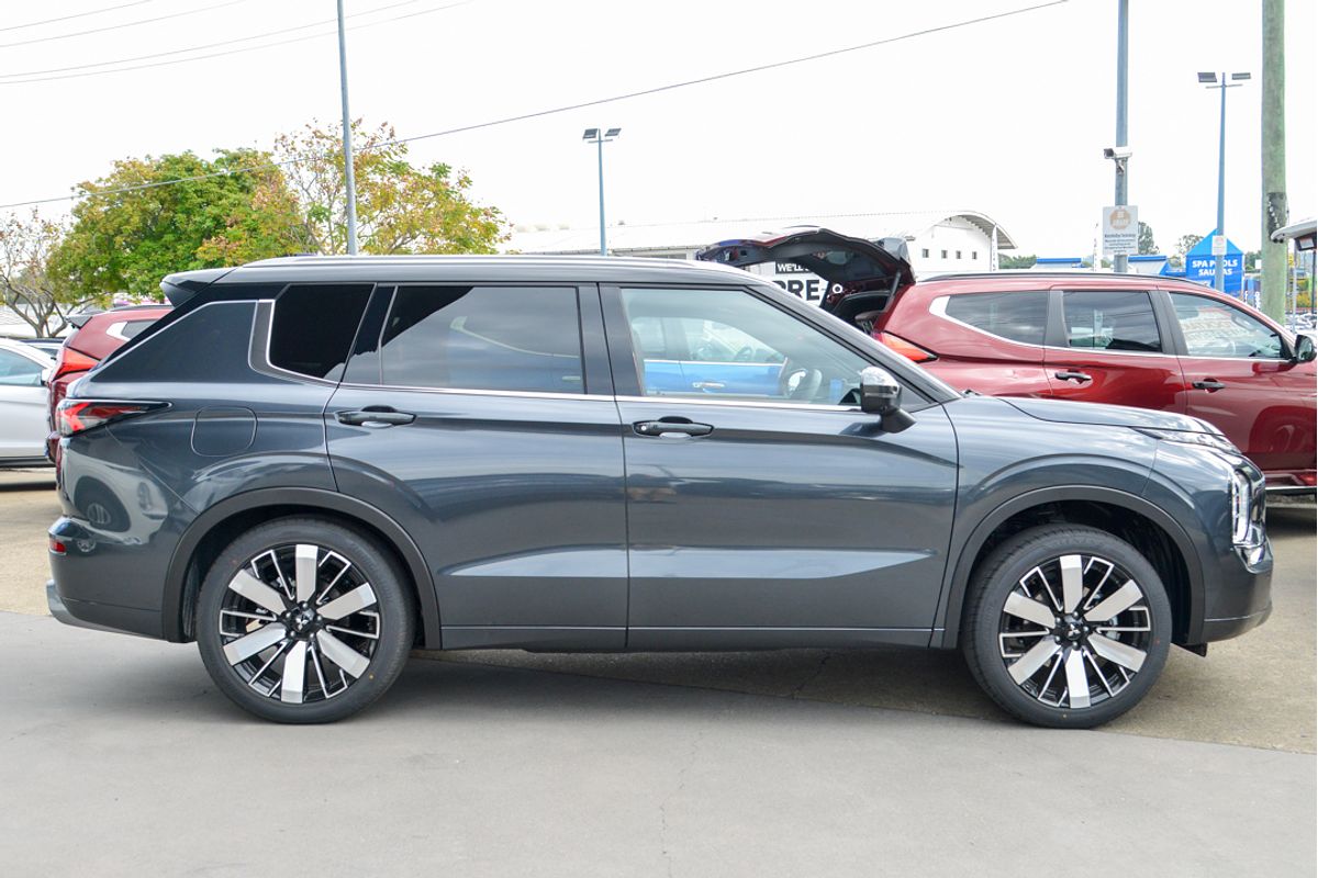 2025 Mitsubishi Outlander Exceed Tourer ZM
