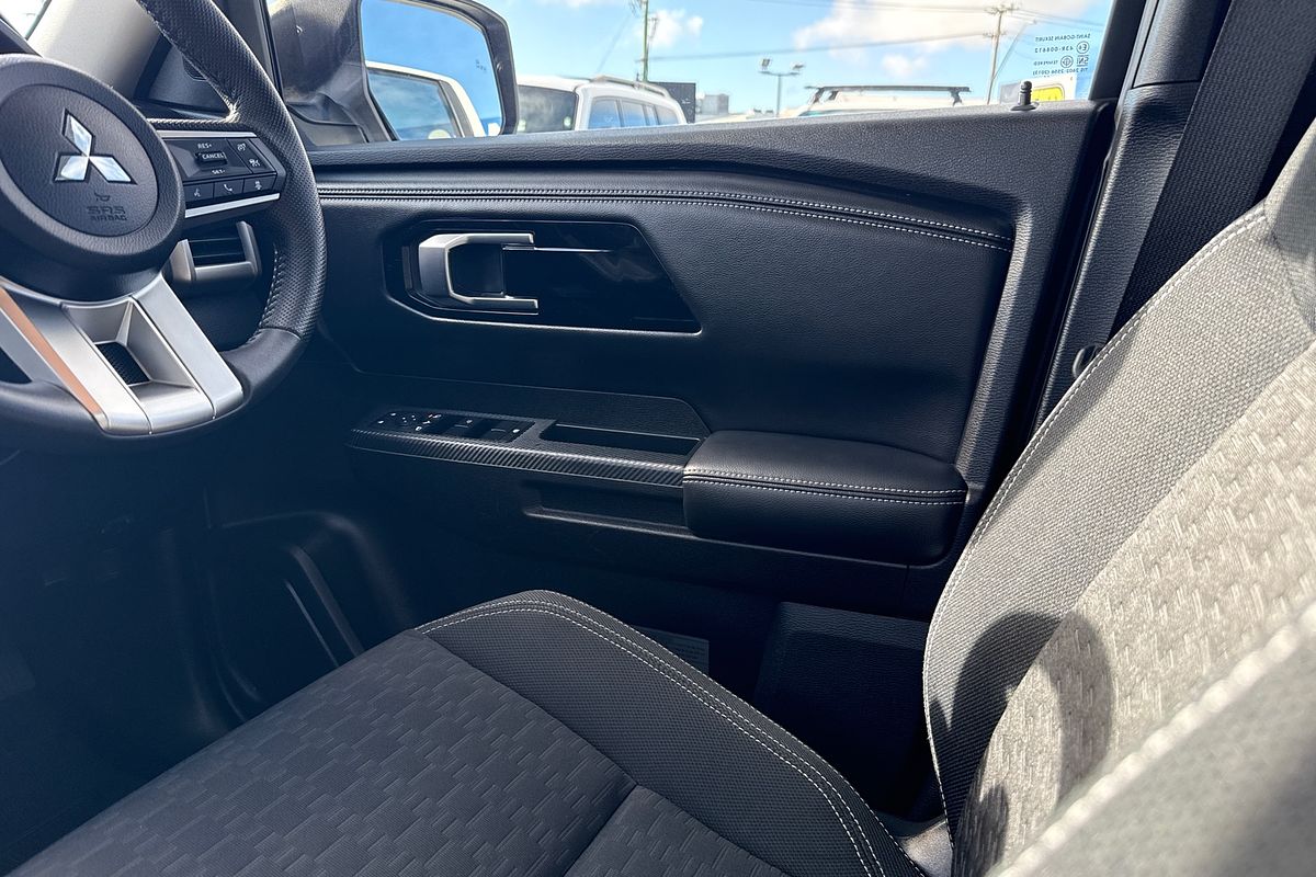 2024 Mitsubishi Triton GLS MV 4X4