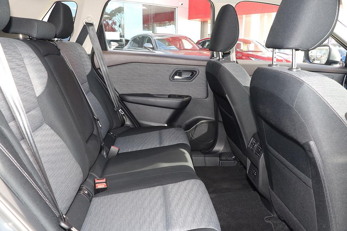 2024 Nissan X-TRAIL ST T33