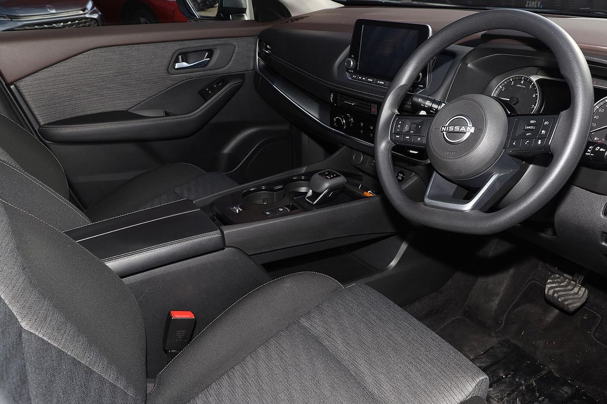 2024 Nissan X-TRAIL ST T33