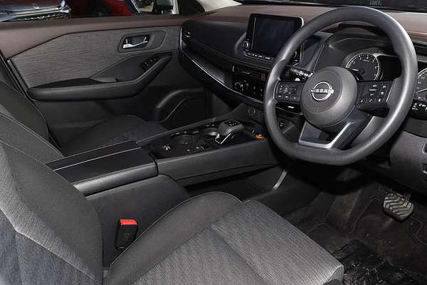 2024 Nissan X-TRAIL ST T33